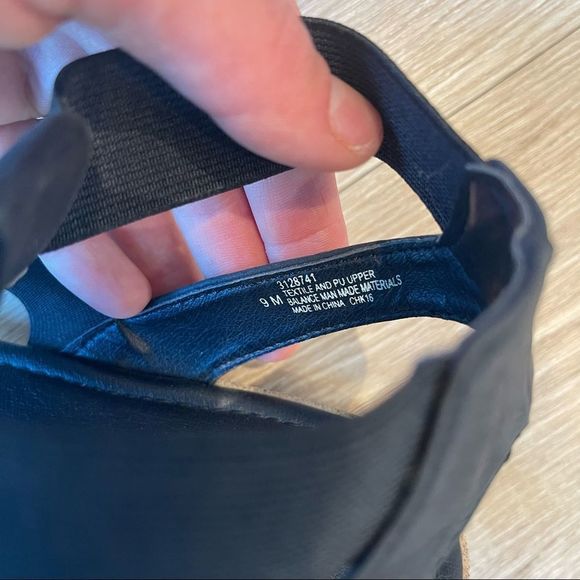 Euro Soft by Sofft black sandals with white sole size 9 - Picture 3 of 8